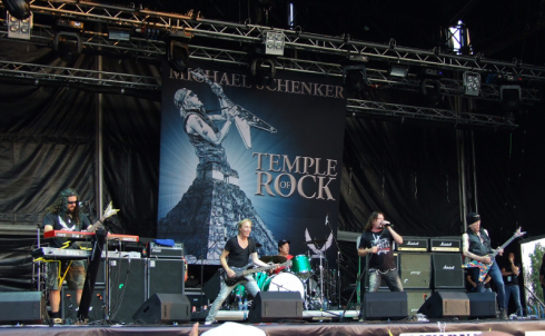 Herman Rarebell, Michael Schenker, Wayne Findlay, Francis Buchholz und Doogie White bilden nun den festen Kern von Michael Schenkers 'Temple of Rock'.